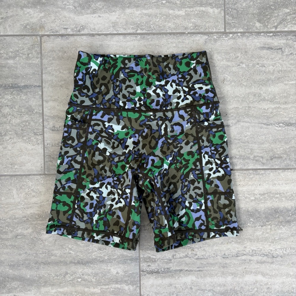 Offline By Aerie Goals Bike Shorts High Rise Side Pockets Green Camo Women's M